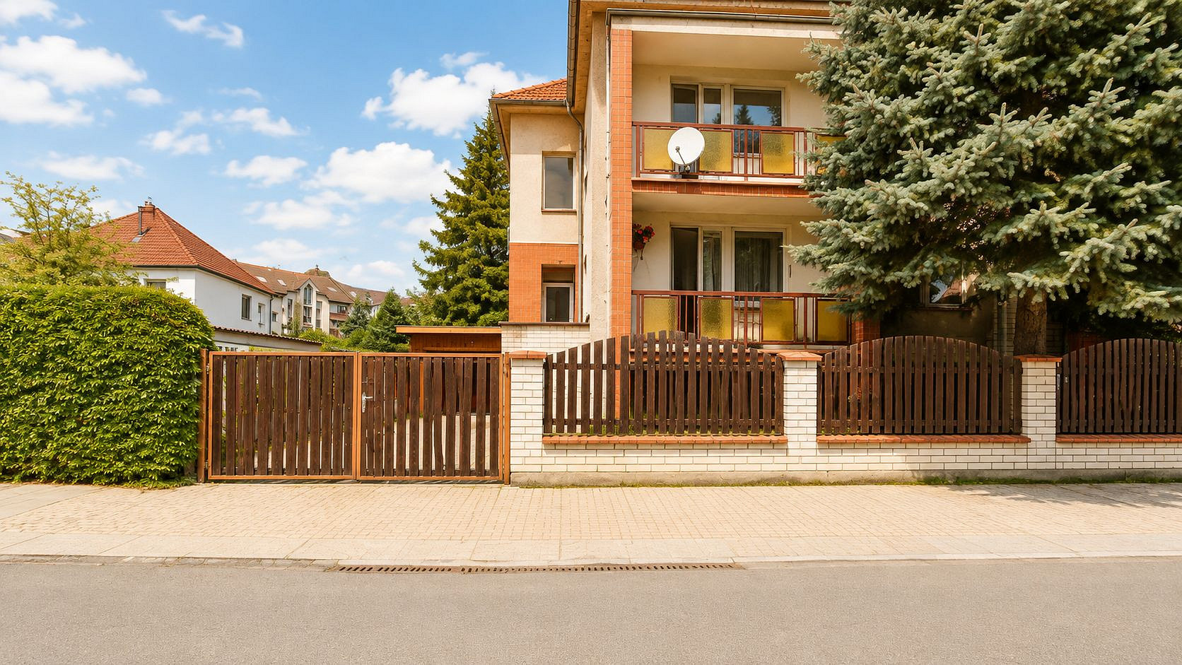 Prodej domu 246 m² s pozemkem 375 m² – fotografie 3