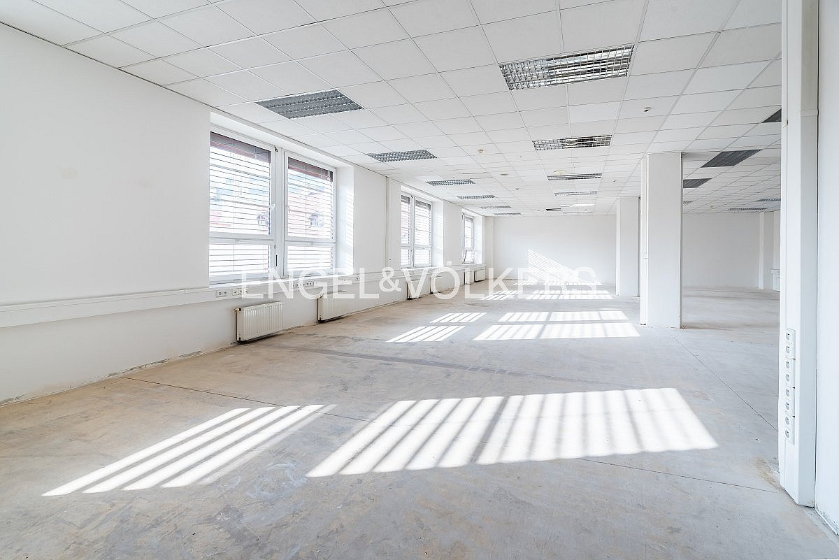 Pronájem kanceláře 1 499 m² – fotografie 4