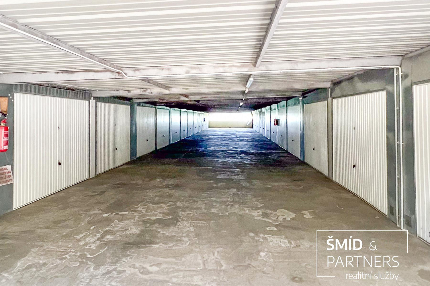 Pronájem garáže 20 m2, ul březinova, kolín ii. — photo 2