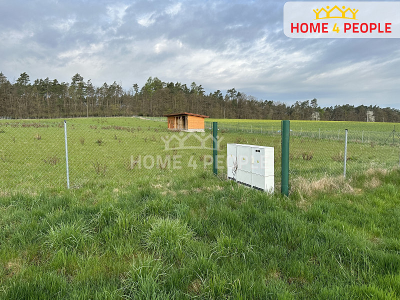 Prodej pozemku 9 374 m²