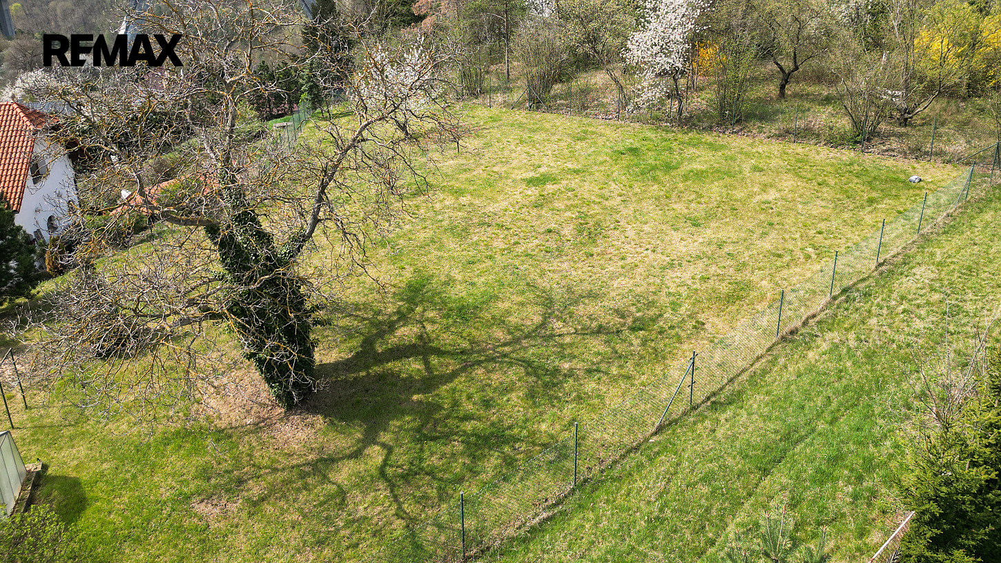 Prodej stavebního pozemku 1 550 m² — photo 4