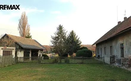 Prodej domu 405 m² s pozemkem 2 574 m², Klamoš, okres Hradec Králové