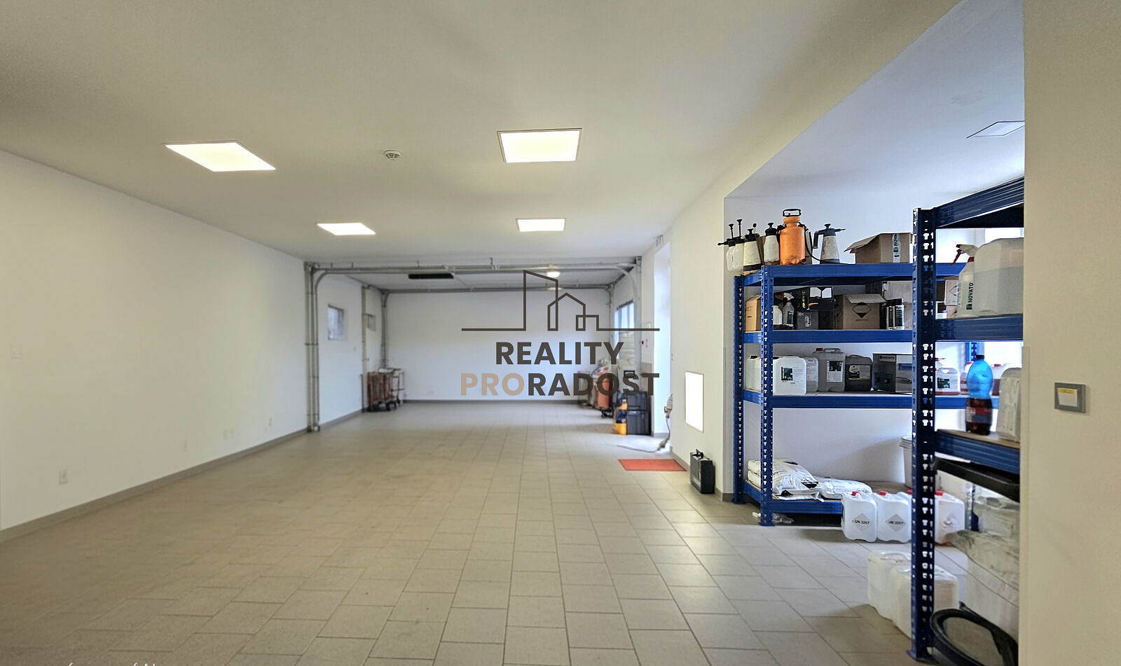 Pronájem obchodních prostor 130 m² – fotografie 4