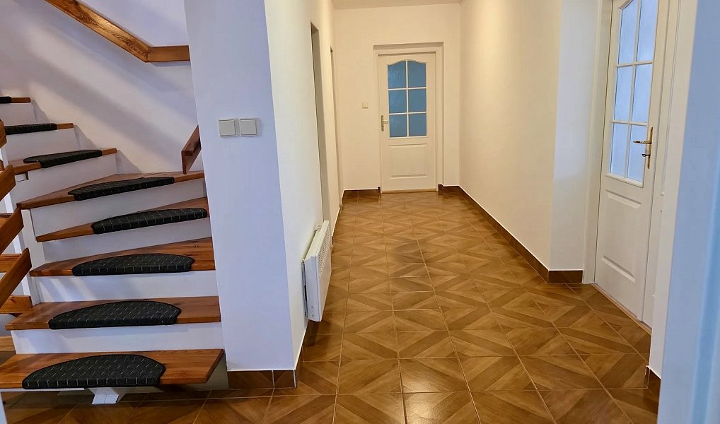 Pronájem domu 365 m² s pozemkem 539 m², Praha – náhled fotky 12