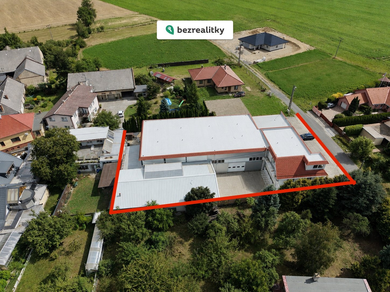 Prodej komerčního objektu (jiného typu) 996 m² – fotografie 2