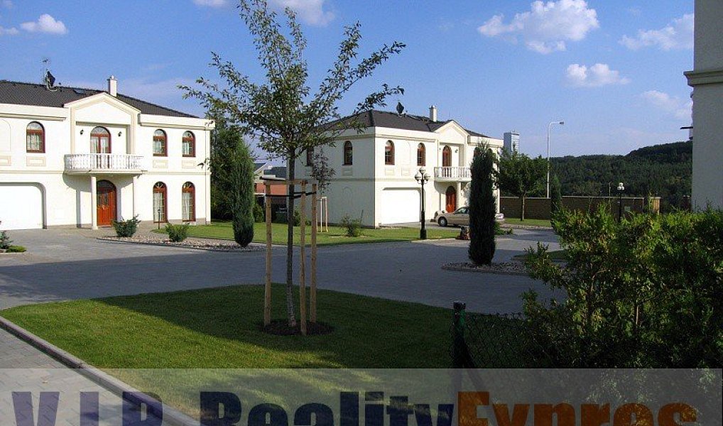 Pronájem domu 270 m² s pozemkem 550 m², Praha – náhled fotky 2