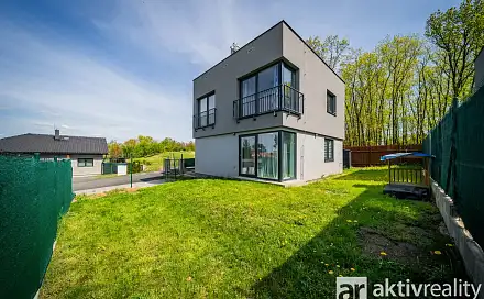 Prodej domu 124 m² s pozemkem 317 m², Za Dráhou, Neratovice - Lobkovice, okres Mělník