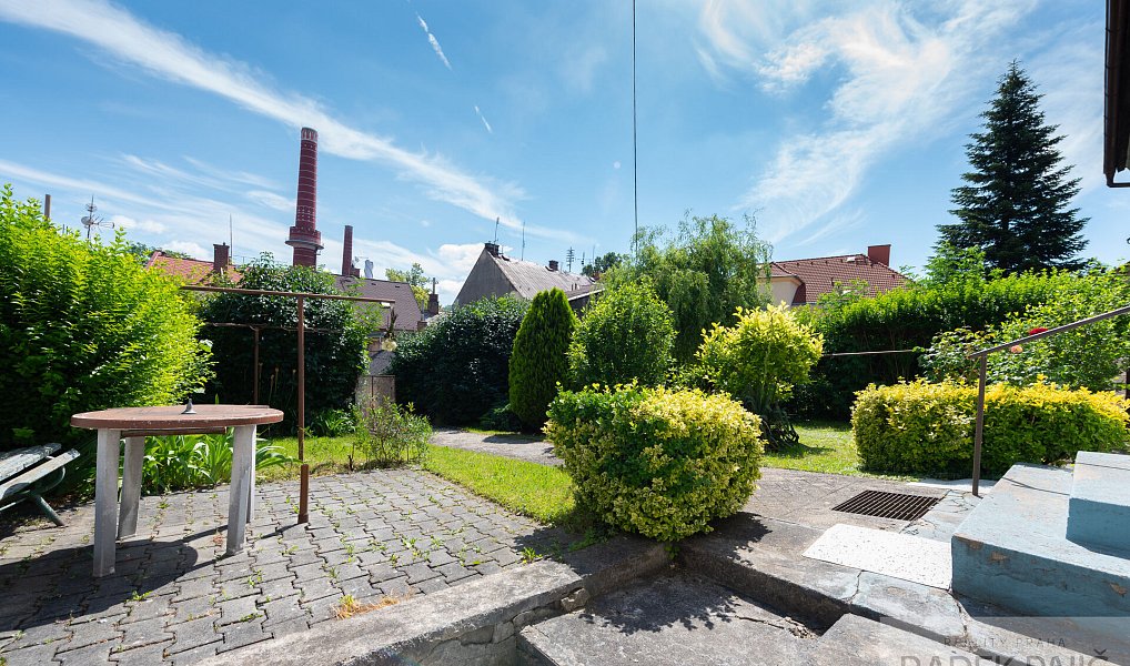 Prodej domu 218 m² s pozemkem 1 274 m², Dobrovice – náhled fotky 3