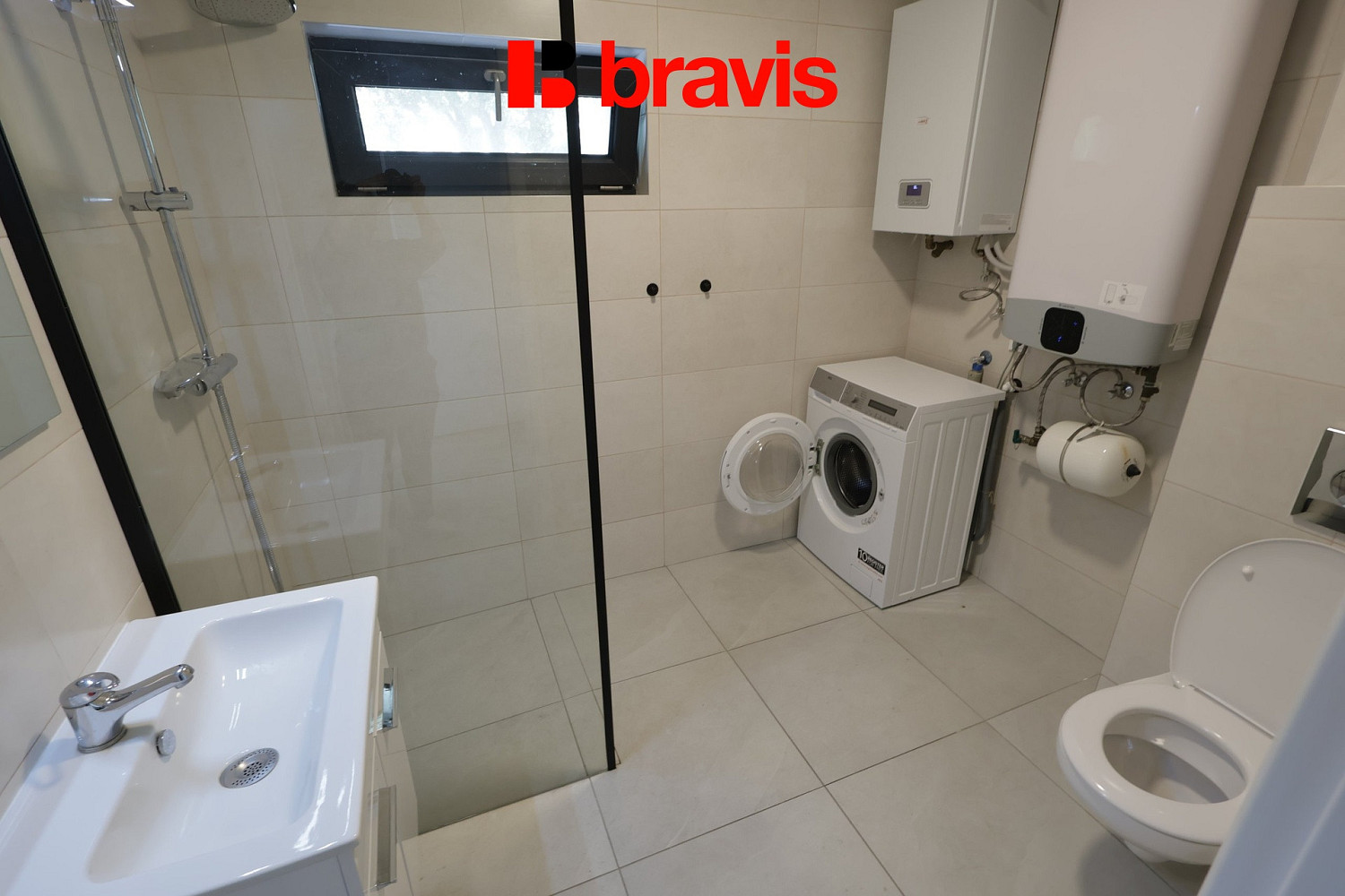 Pronájem bytu 1+kk 43 m² — photo 2