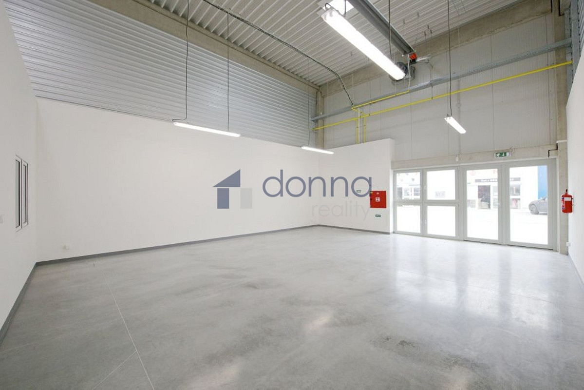 Pronájem skladovacích prostor 205 m²