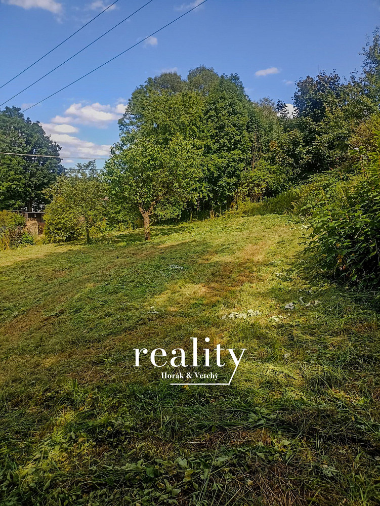 Prodej stavebního pozemku 1 762 m² – fotografie 3
