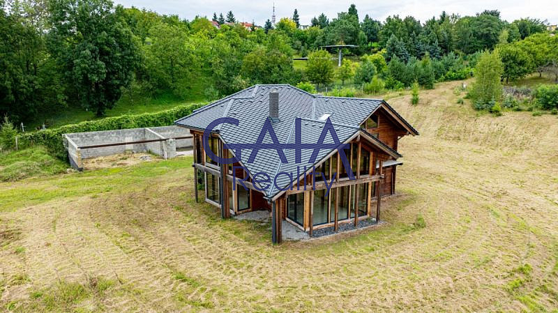 Prodej domu 250 m² s pozemkem 4 513 m²