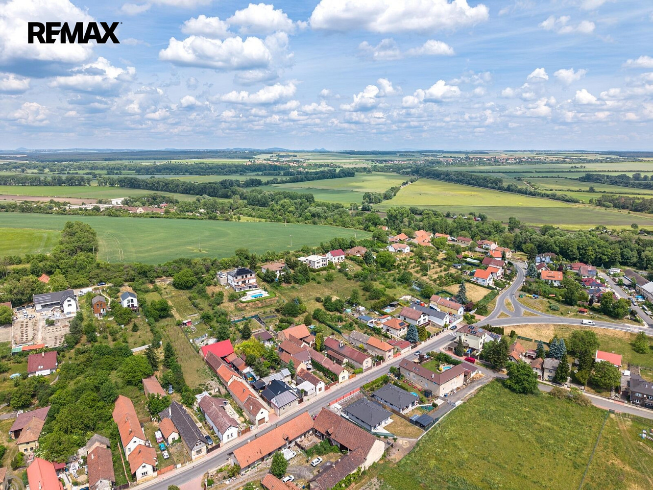 Prodej stavebního pozemku 886 m² – fotografie 5