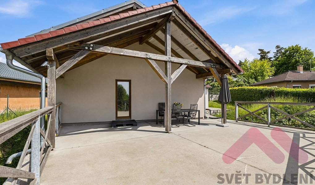Prodej domu 300 m² s pozemkem 1 066 m², Tehov – náhled fotky 16