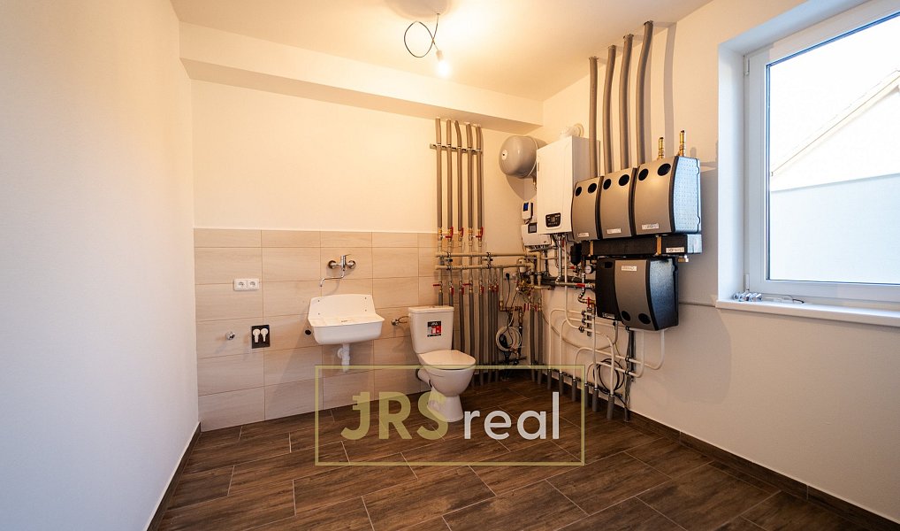 Prodej domu 176 m² s pozemkem 215 m², Novosedly – náhled fotky 18