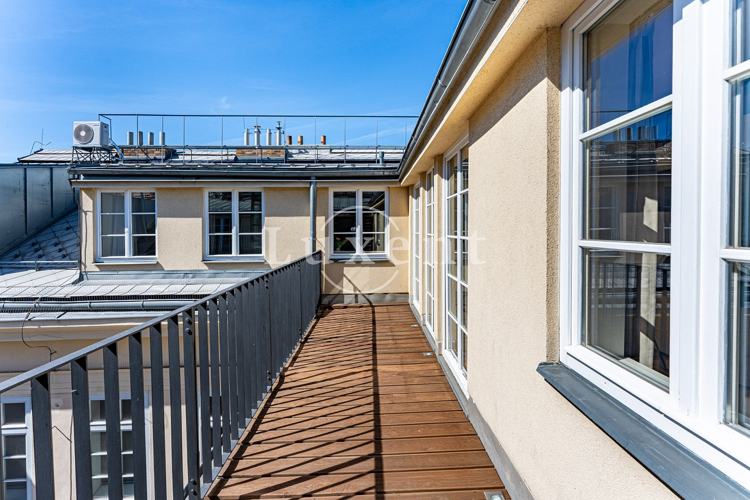 Pronájem bytu 4+kk 213 m² — photo 3
