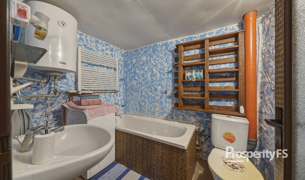 Prodej domu 318 m² s pozemkem 1 081 m², Liběšice – náhled fotky 22