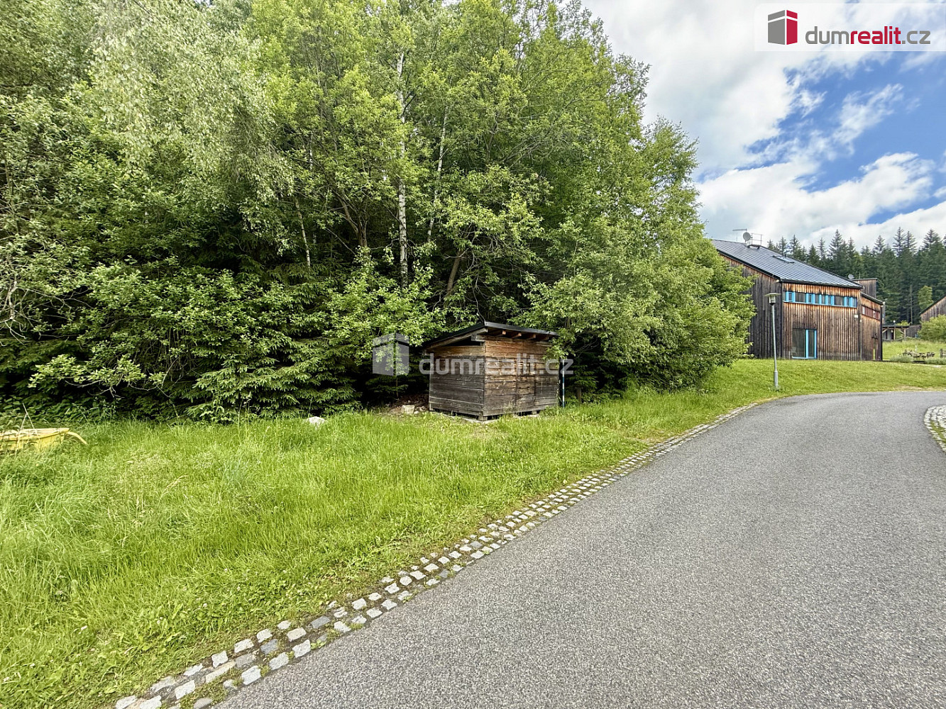 Prodej komerčního pozemku 450 m² – fotografie 2