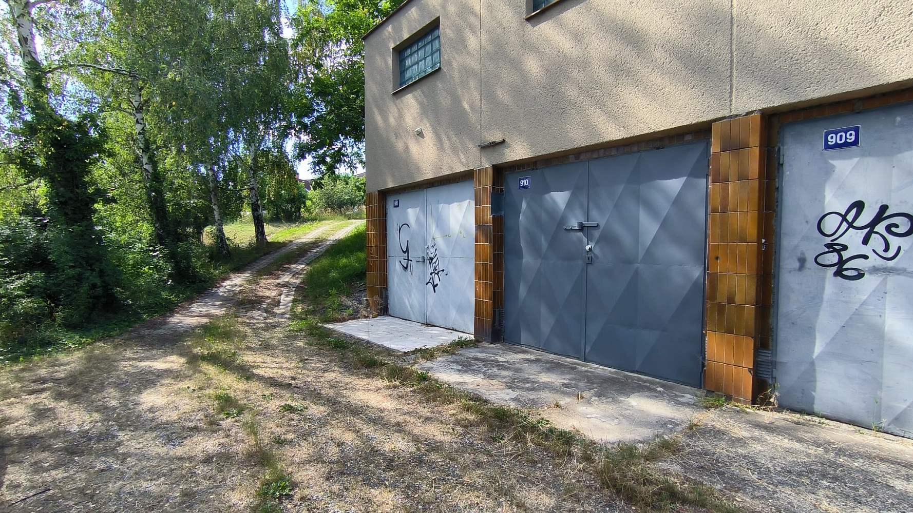 Prodej garáže nebo dílny v ivančicích — photo 3