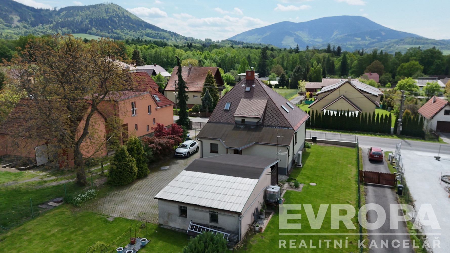Prodej domu 154 m² s pozemkem 1 106 m² – pohled 3