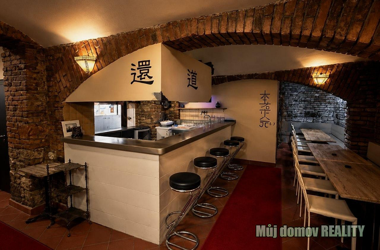 Pronájem komerčního objektu (jiného typu) 80 m²