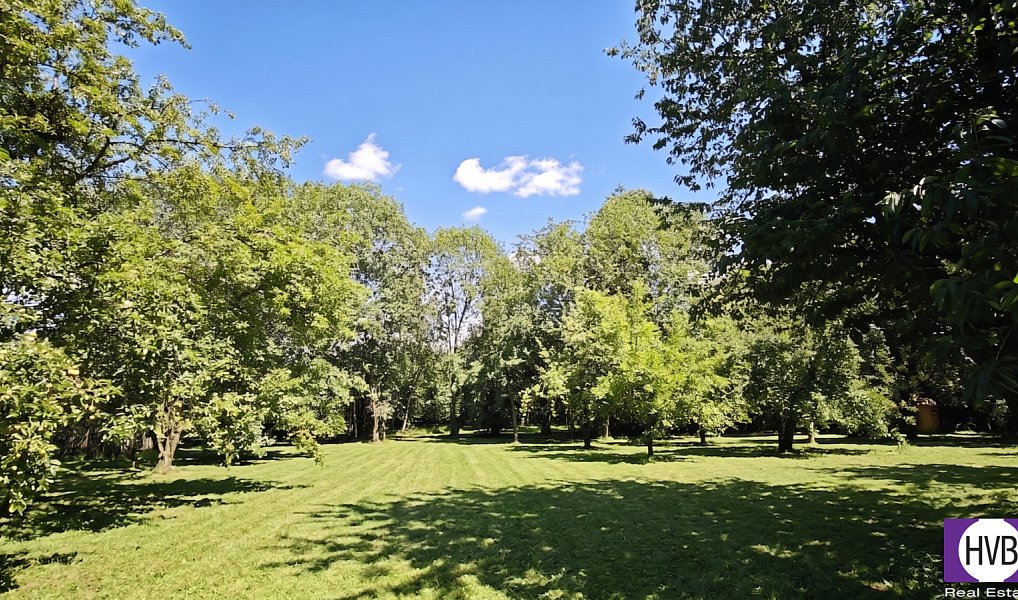 Prodej stavebního pozemku 1 100 m², Suchdol – náhled fotky 8