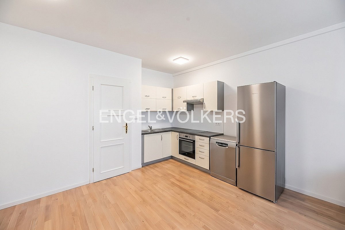 Pronájem bytu 2+kk 43 m² – fotografie 2