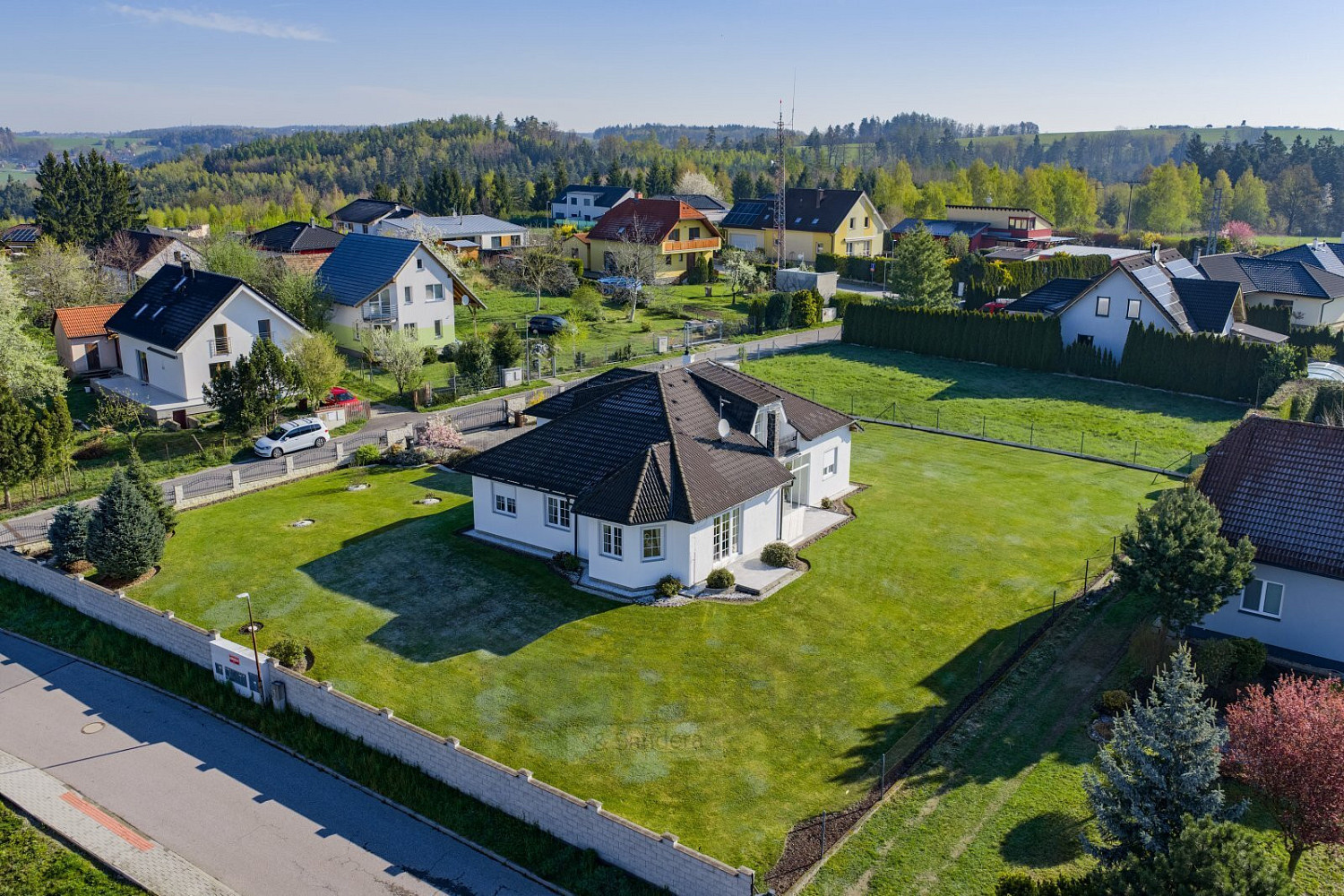 Prodej domu 397 m² s pozemkem 1 813 m² – fotografie 2