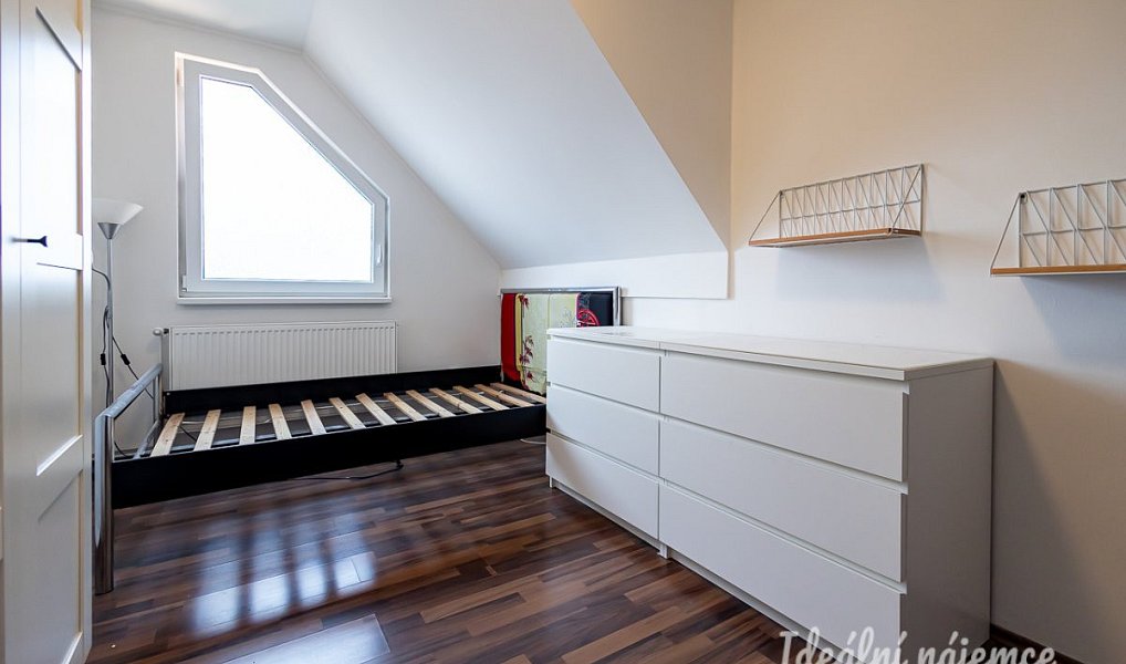 Pronájem bytu 2+kk 50 m², Nupaky – náhled fotky 13