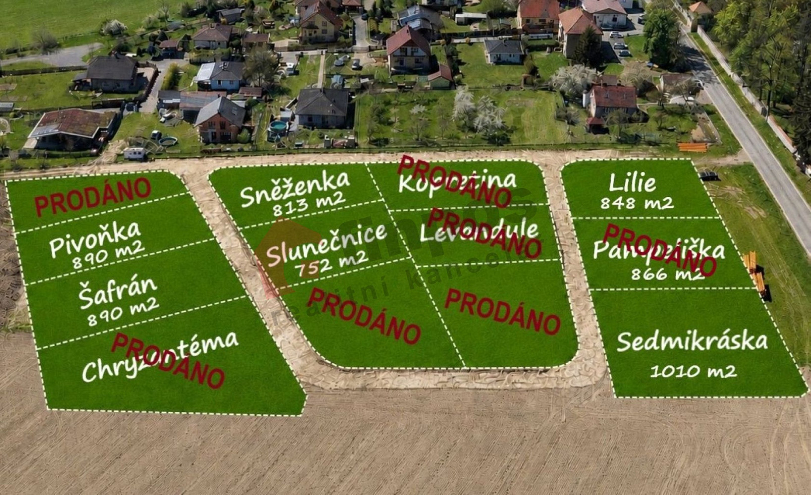 Prodej stavebního pozemku 890 m² – fotografie 3