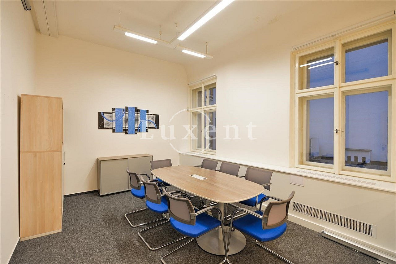 Pronájem kanceláře 117 m² – fotografie 2