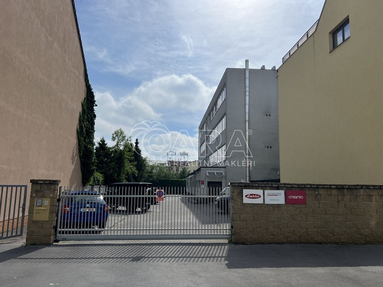 Pronájem kanceláře 308 m² – fotografie 3