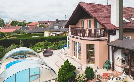 Prodej domu 322 m² s pozemkem 1 262 m², třída Vojtěcha Rojíka, Plzeň - Újezd