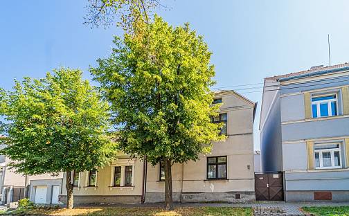 Prodej domu 137 m² s pozemkem 178 m², Divadelní, Kladno