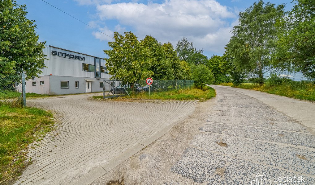 Prodej výrobních prostor 3 089 m², Krásno – náhled fotky 4