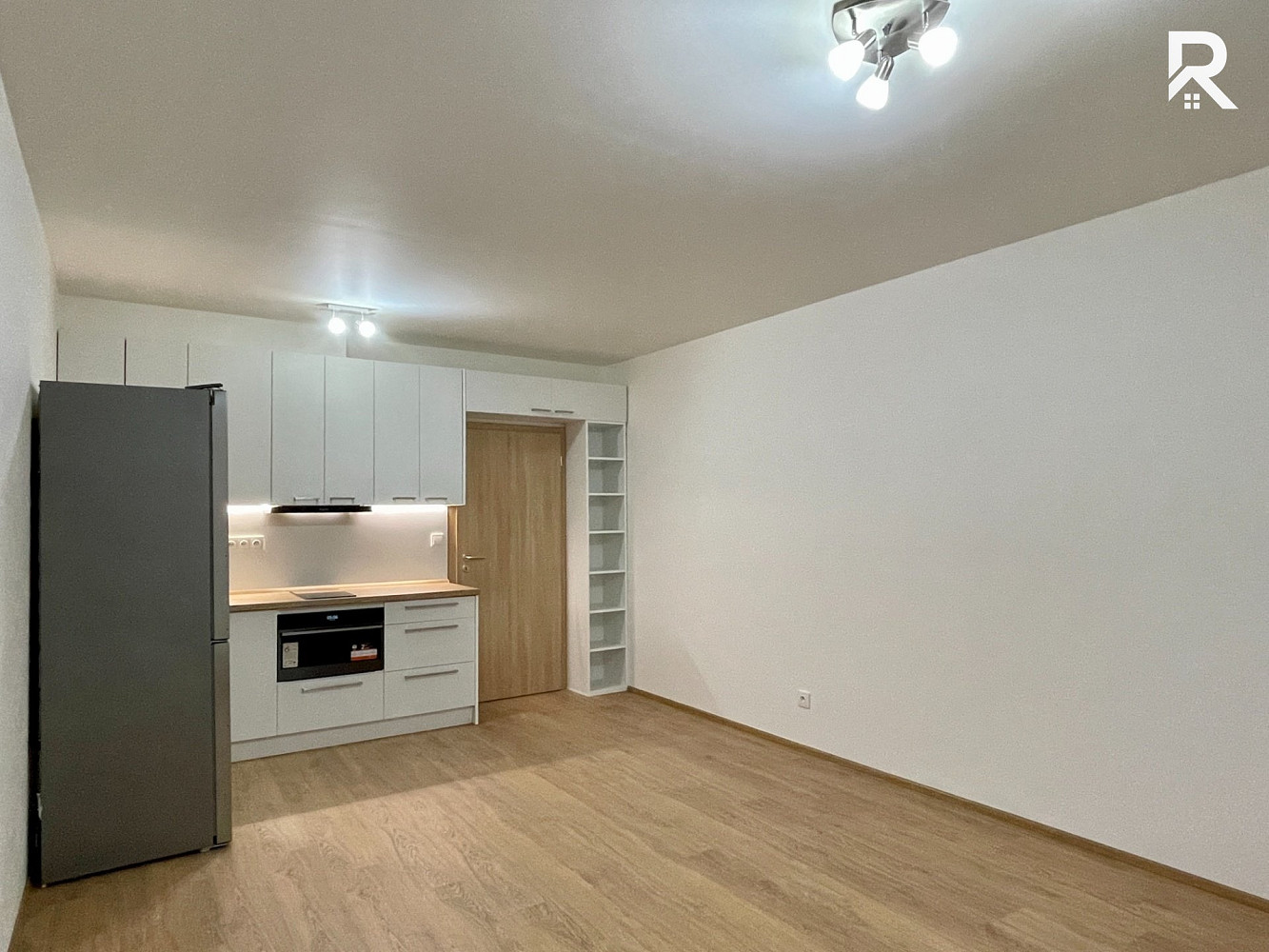 Pronájem bytu 1+kk 27 m² — photo 4