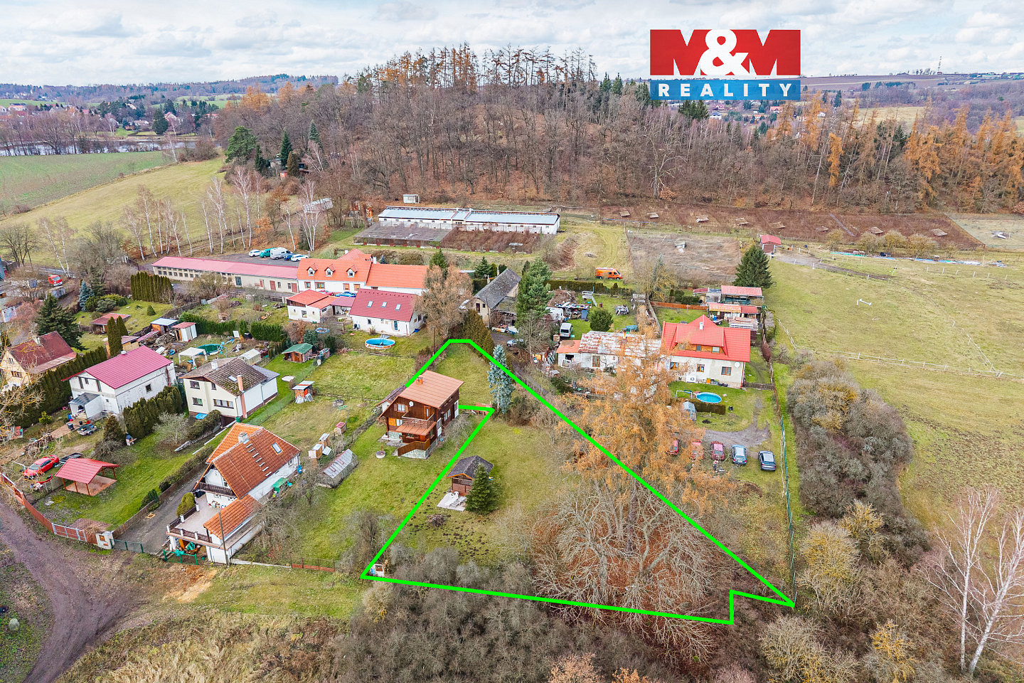 Prodej stavebního pozemku 1 300 m² — photo 2