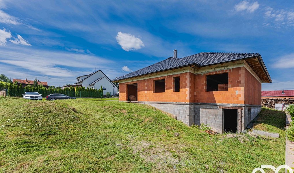 Prodej domu 172 m² s pozemkem 902 m², Žleby – náhled fotky 27