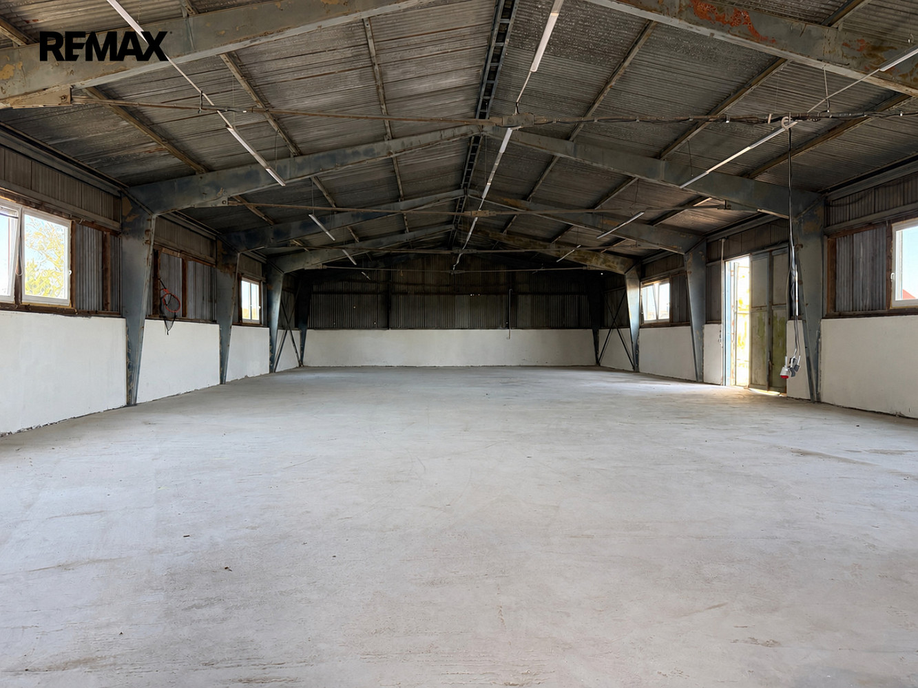 Pronájem skladovacích prostor 350 m²