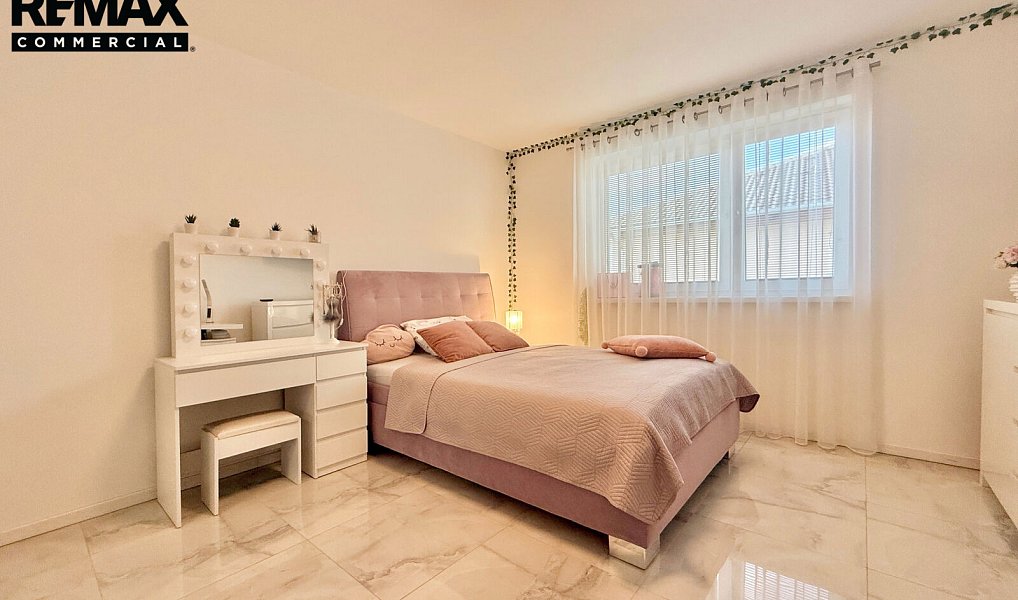 Prodej domu 220 m² s pozemkem 726 m², Polerady – náhled fotky 24