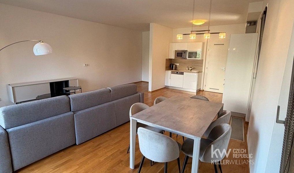 Pronájem bytu 2+kk 82 m², Praha – náhled fotky 8