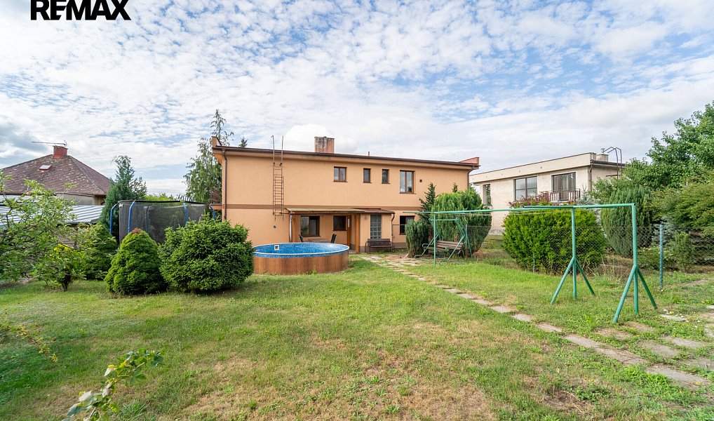 Prodej domu 234 m² s pozemkem 999 m², Týnec nad Labem – náhled fotky 47