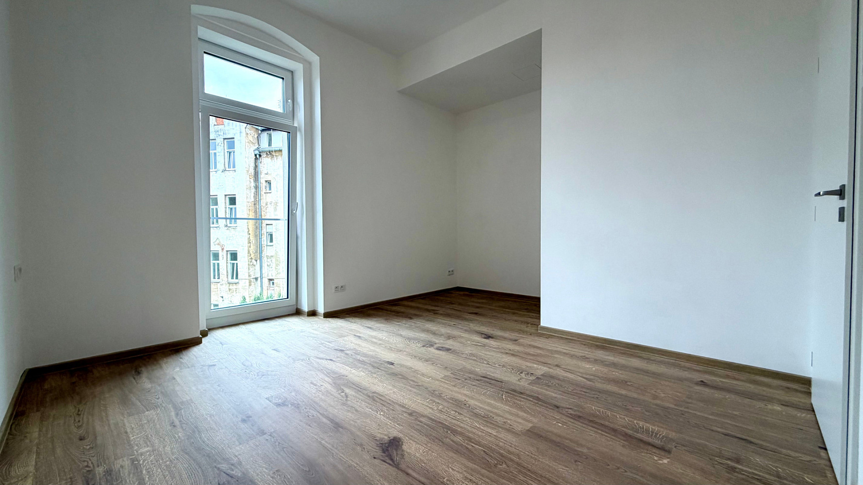Pronájem bytu 2+kk 64 m² – fotografie 3