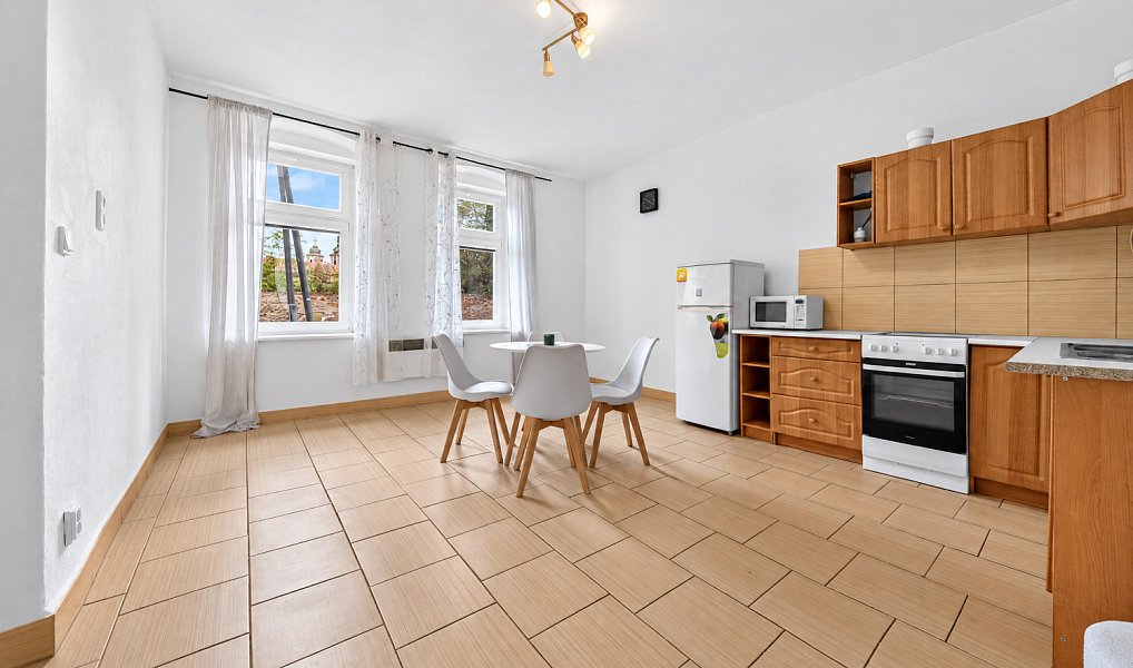 Prodej domu 175 m² s pozemkem 515 m², Zlonice – náhled fotky 17