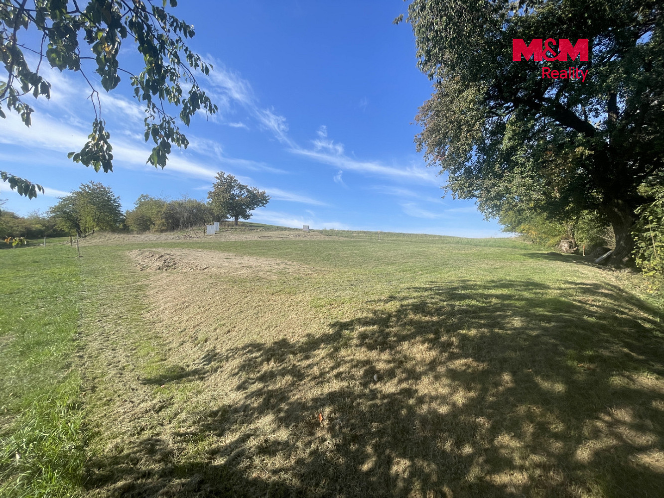 Prodej stavebního pozemku 880 m² – fotografie 3