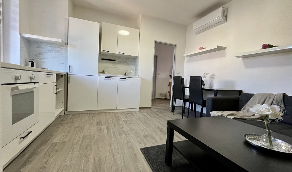 Pronájem bytu 4+kk 82 m², Český Brod – náhled fotky 2