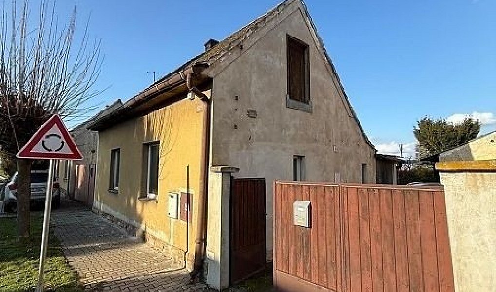 Prodej domu 131 m² s pozemkem 321 m², Zápy – náhled fotky 2