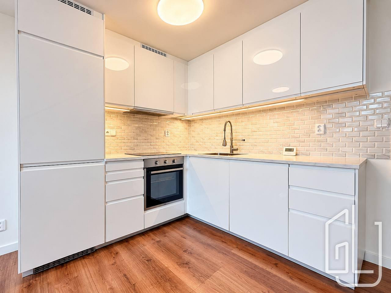 Pronájem bytu 3+kk 76 m² – fotografie 4