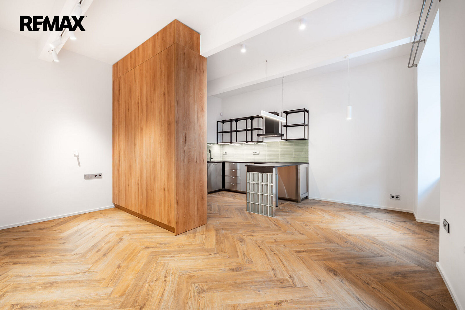 Pronájem bytu 1+kk 45 m²