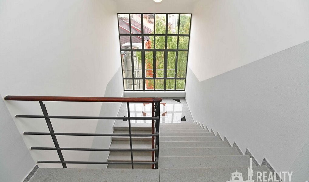 Pronájem bytu 1+kk 30 m², Praha – náhled fotky 7